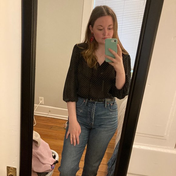 Meet your Posher, Lizzi - Picture 2 of 3